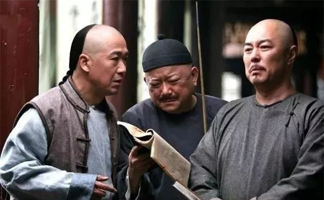 Sung ai nham 1 nguoi, Can Long khien Thanh trieu ve sau lao dao-Hinh-3