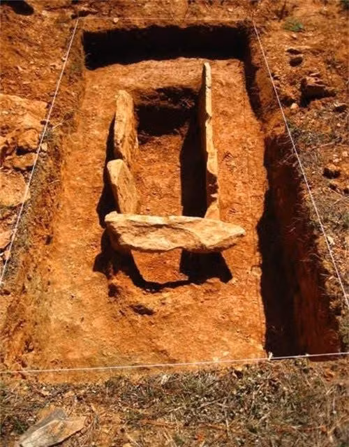 Tào Tháo chỉ huy cướp 30 hòm chứa vàng bạc, mở ra nạn trộm mộ ảnh 2