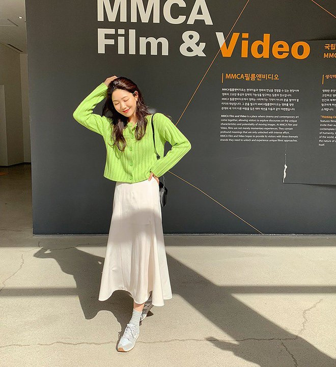 Nhung mau cardigan mua thu de khien ban tro nen que kieng vi loi mot-Hinh-6