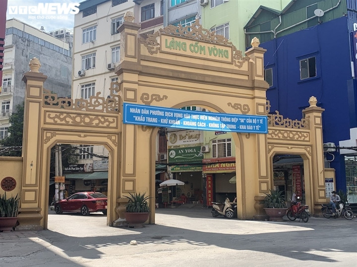 Lang com noi tieng Ha Noi im lim giua mua dich