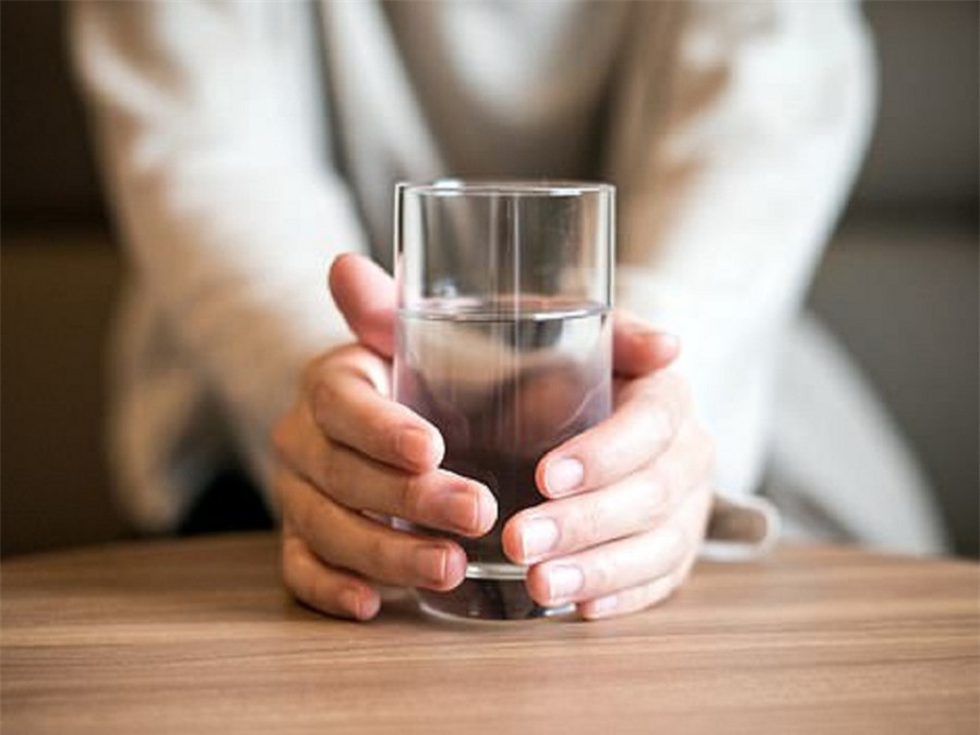 3 thói quen khi ngủ dậy vào buổi sáng hại gan hơn uống rượu ảnh 2