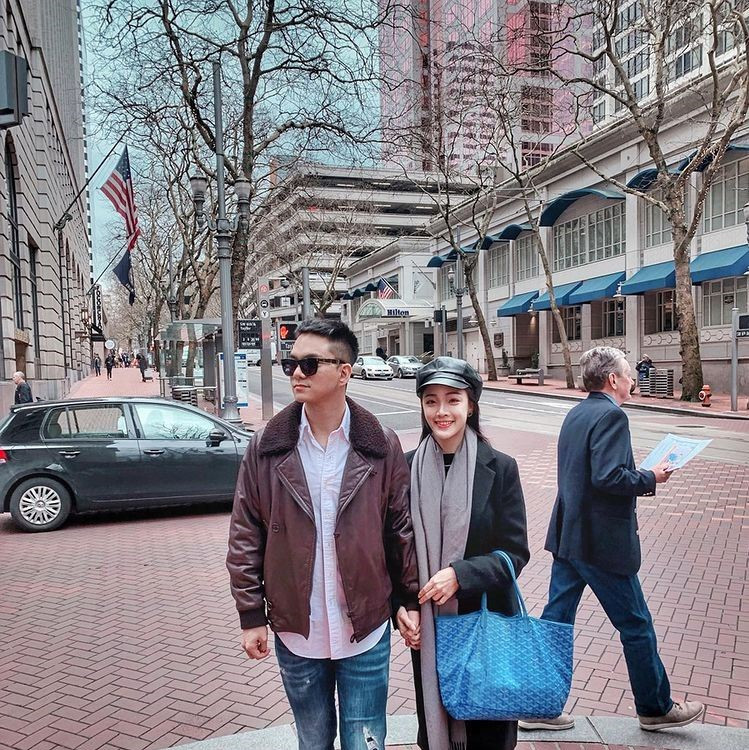 Kuikui đang có mối tình lãng mạn với bạn trai tên Kevin Chou. Cả hai không ngại chia sẻ những hình ảnh tình tứ, dành cho nhau lời ngọt ngào trên mạng xã hội.