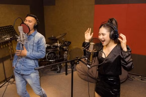 Thuc hu chuyen Huong Tram mang thai sau khi khoe buc anh sieu am-Hinh-2