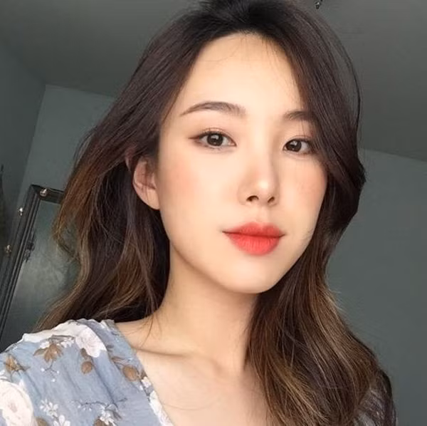 Nhung buoc trang diem nang tam nhan sac cho cac co nang toc den