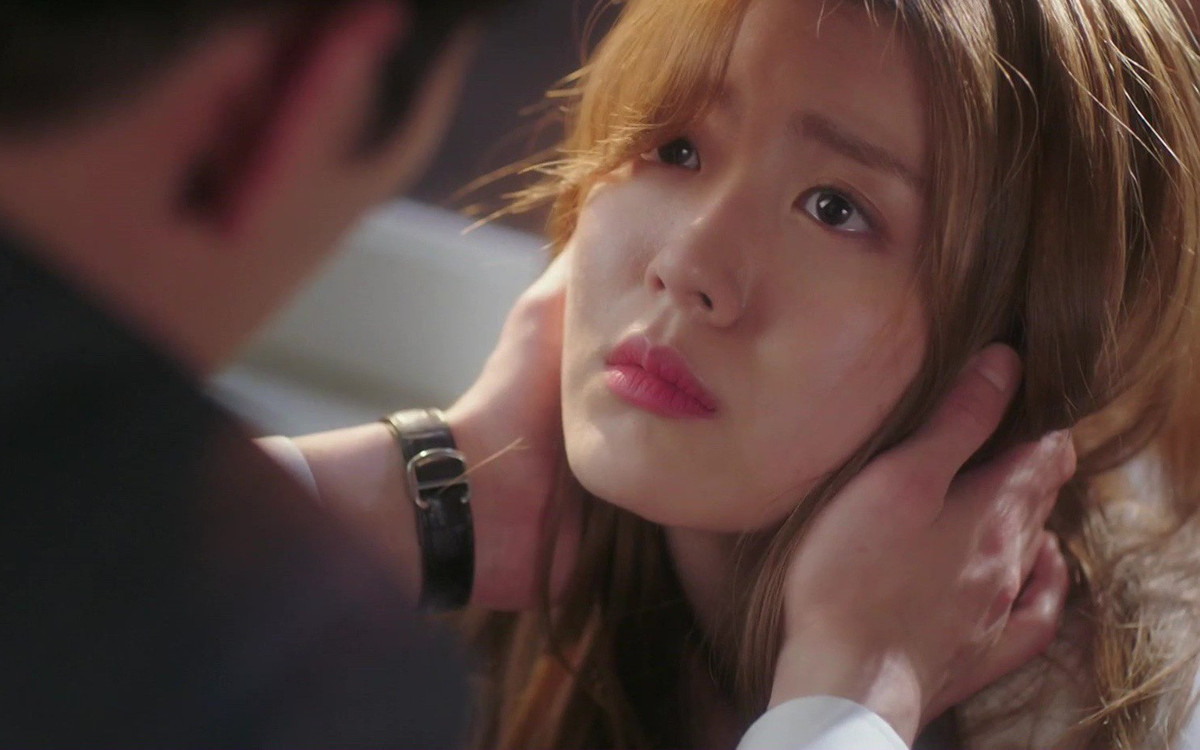 Bi mat trong chiec dien thoai ma chong cu dua toi truoc khi roi di