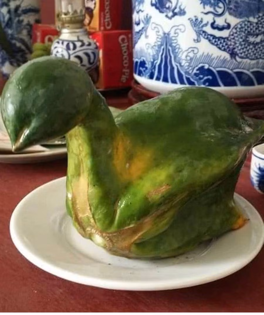 Trai buoi hong ruc nang 3,5 kg, gay sot thi truong