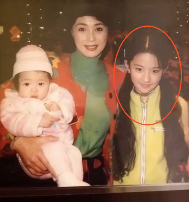 Luu Diec Phi thoi tho au trong ra sao?-Hinh-11