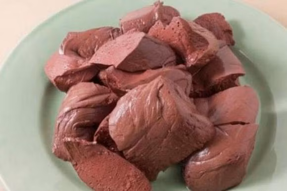 An huyet lon thuong xuyen co tot cho co the khong?