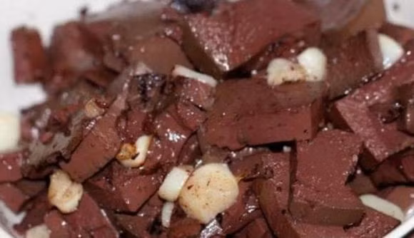 An huyet lon thuong xuyen co tot cho co the khong?-Hinh-6