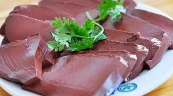 An huyet lon thuong xuyen co tot cho co the khong?-Hinh-2