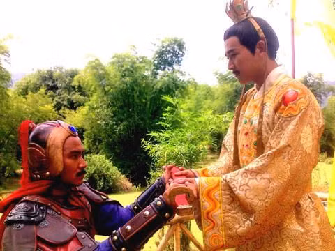 Vua Ly Hue Tong dao can khon, anh em vua Tran oan han nhau den chet