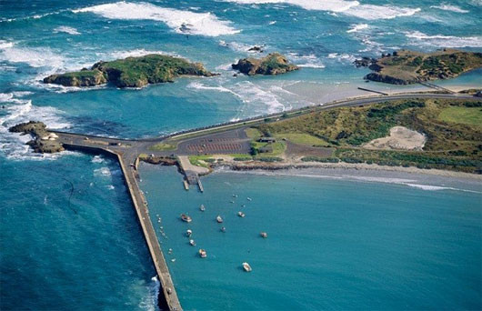 Con tàu gỗ gụ "ma quái" trên biển và những lần biến mất bí ẩn Con tau go gu