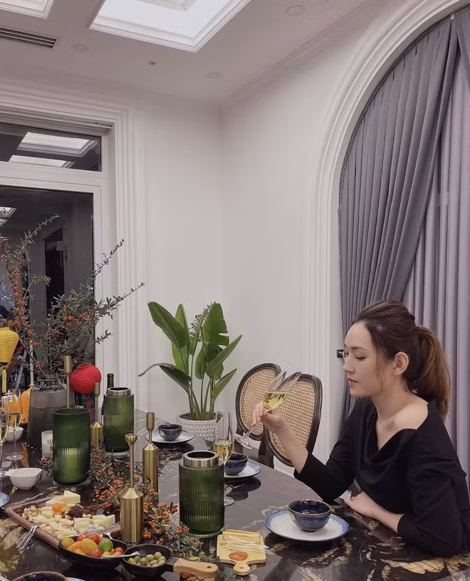 Nhan sắc và cuộc sống của Mỹ Hạnh "Hoa cỏ may" giờ ra sao? - Hình 2 Nhan sac va cuoc song cua My Hanh