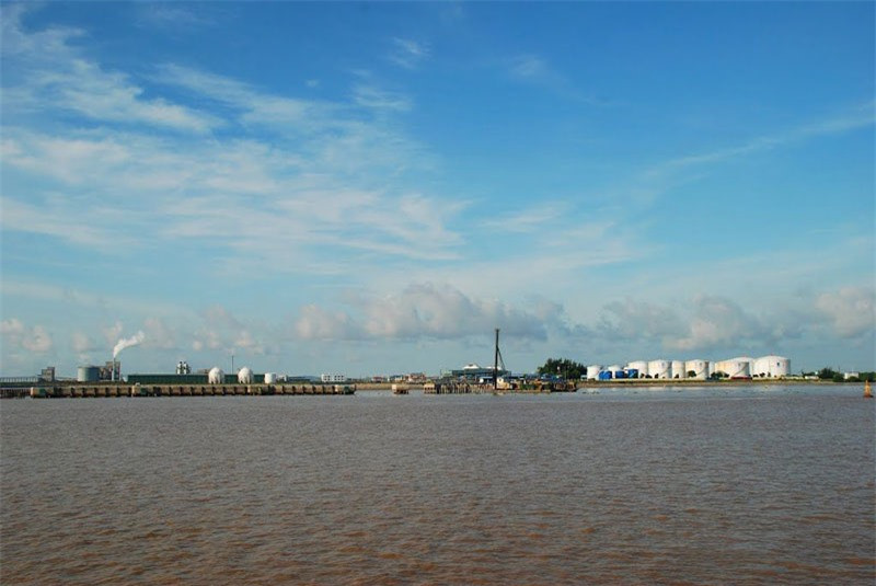 ##sc### Sông Bạch Đằng nổi tiếng với 3 chiến công của dân tộc Việt Nam. Ảnh: Thanh Sơn HP. 