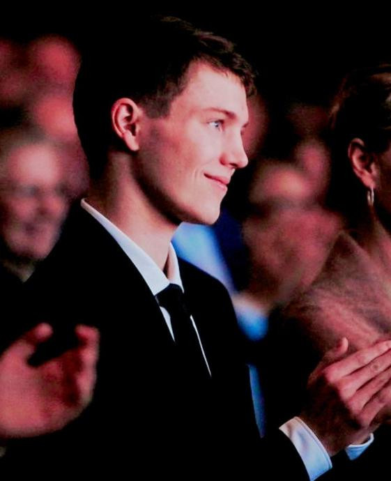 Chan dung hoang tu HOT nhat MXH, dep nhu soai ca ngon tinh