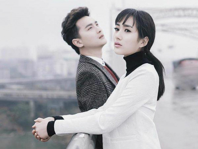 Đi công tác về sớm, chồng phát hiện vật lạ ở tủ đầu giường Di cong tac ve som, chong phat hien vat la o tu dau giuong