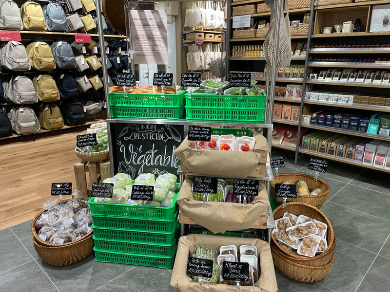 Tiem ban hoa, hang sua dien thoai chuyen sang ban rau, ban ca-Hinh-2