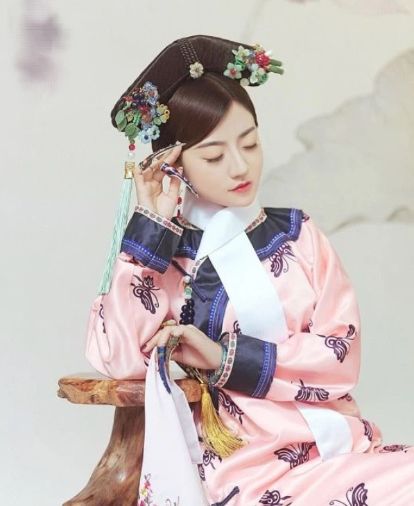 Vì Hoàng đế băng hà, nữ nhân này có cuộc sống viên mãn Vi Hoang de bang ha, nu nhan nay co cuoc song vien man