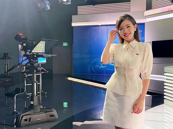 Nu MC 9x duoc ban trai cau hon sau 5 nam hen ho-Hinh-8