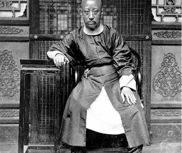 Dan ong quy toc trieu Thanh dua nhau nuoi mong tay dai vi sao?-Hinh-2