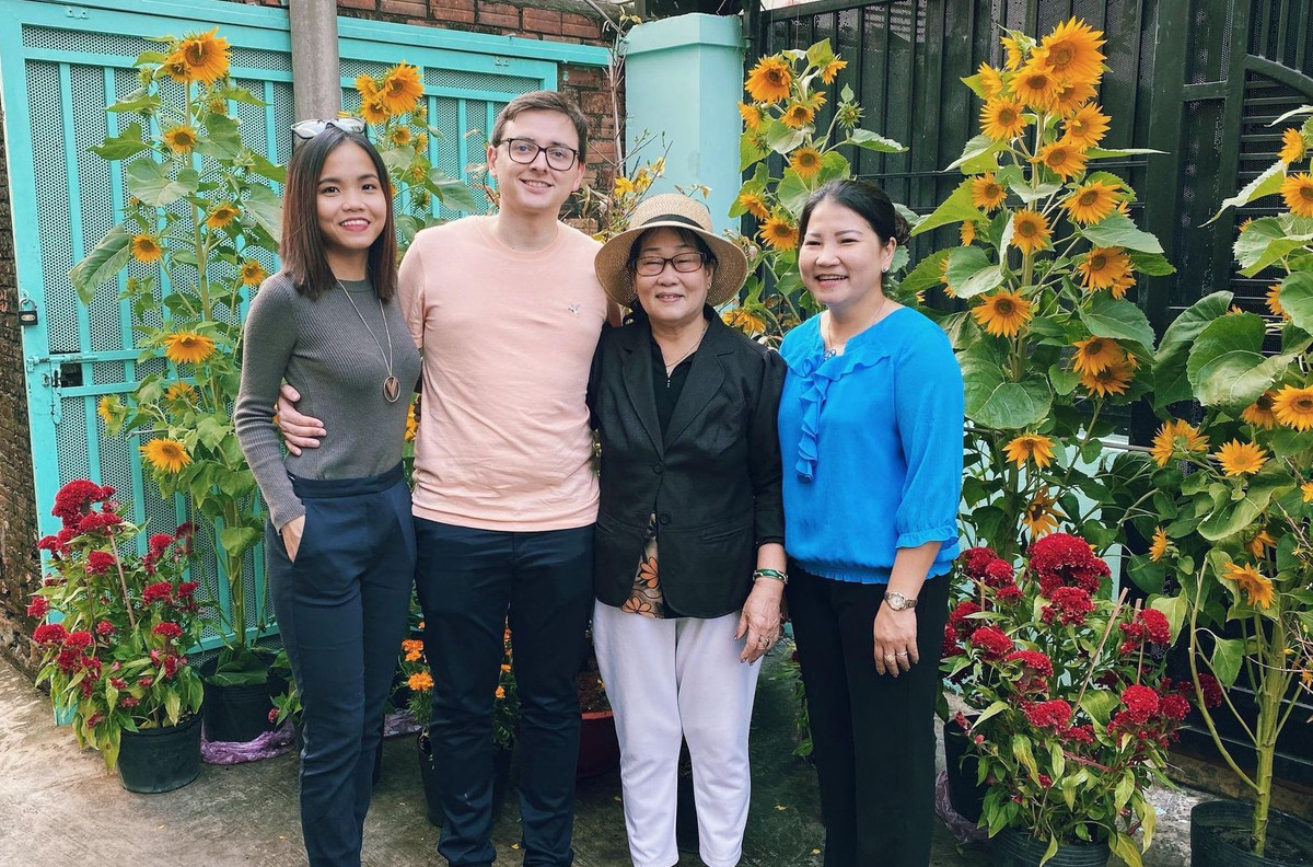 Co gai Viet ket hon voi chang si quan lai tau bien nguoi Phap