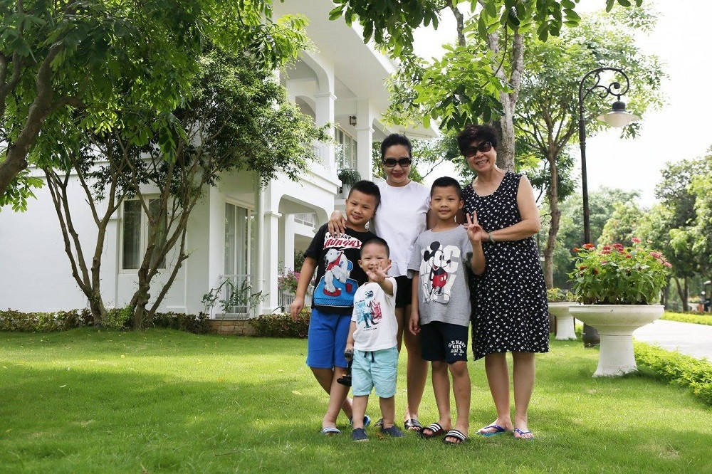 To am cua MC Tran Quang Minh ben vo dam va 4 con trai-Hinh-3