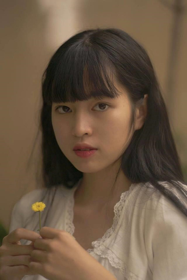 ối diện với lời bình khiếm nhã, nàng "Trà Long" phản ứng cực tỉnh: "Những người muốn Vân là chính mình gấp 3.000 lần kẻ muốn Vân phải thay đổi, nên Vân theo số đông thôi!"