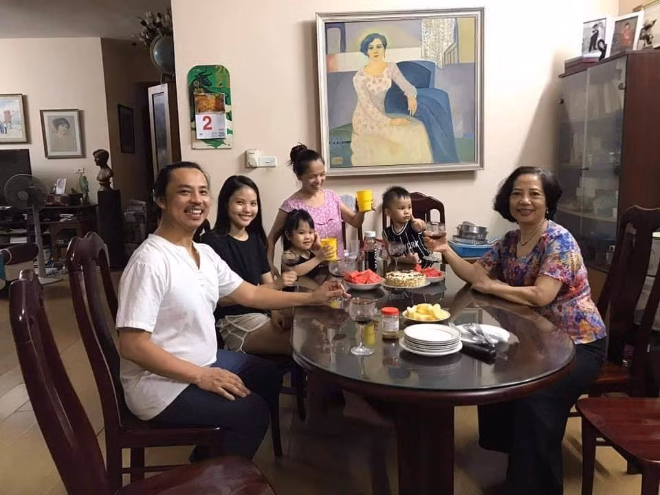 Nhìn những hình ảnh mà Chí Anh chia sẻ, không ai nhận ra kiện tướng dancesport điển trai năm nào từng đốt cháy những sân thi đấu lớn nhỏ trên thế giới.