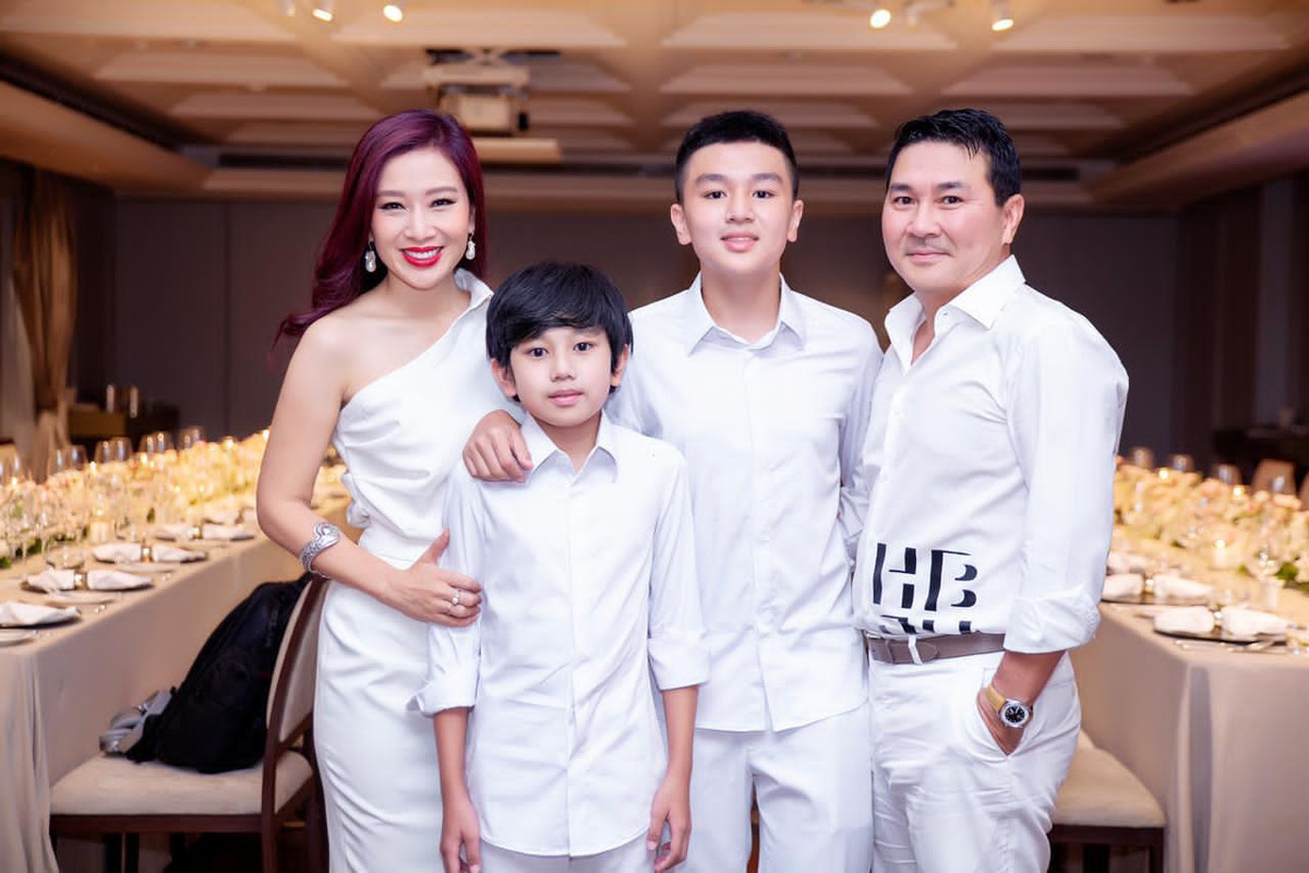 Hoa khoi Thu Huong 21 tuoi lam CEO, lay chong dai gia gio ra sao?-Hinh-6