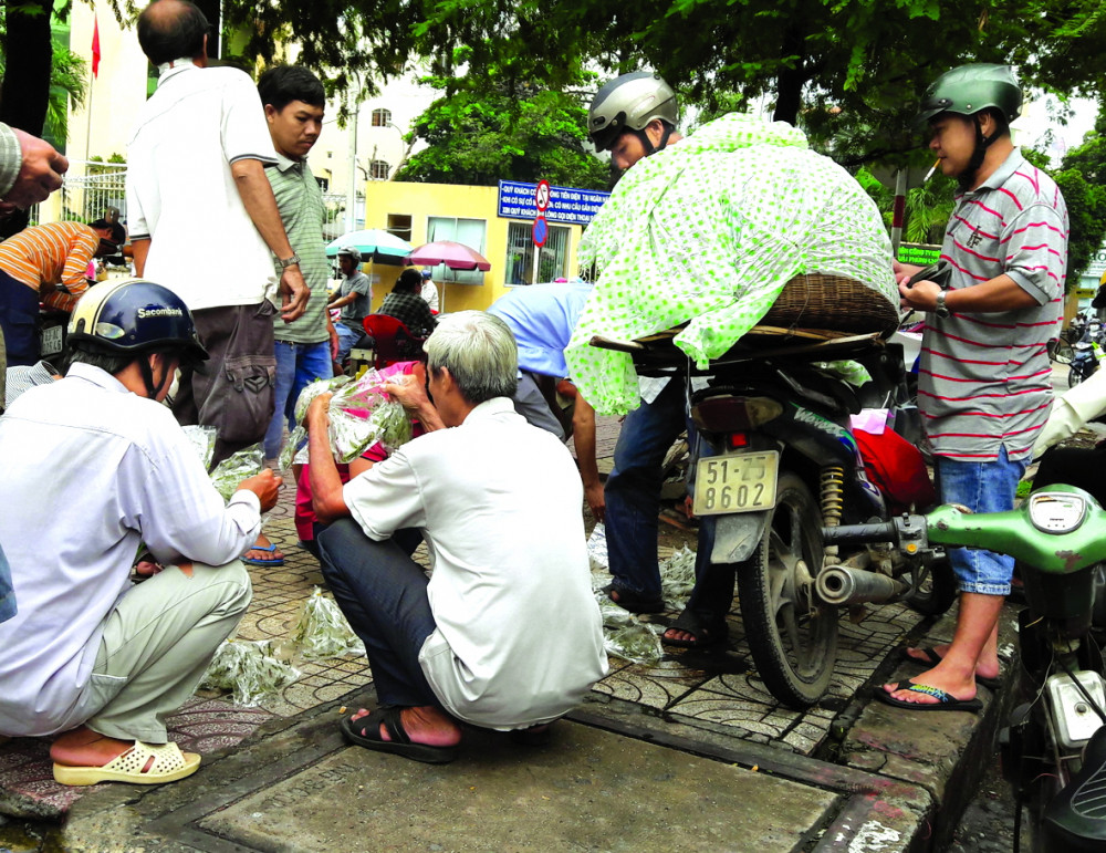 Cho sau bo doc la giua Sai Gon