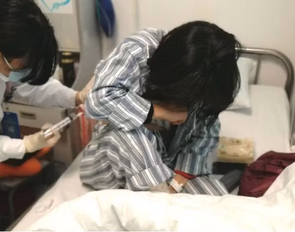 Nguoi phu nu suy sup vi duoc chan doan ung thu buong trung