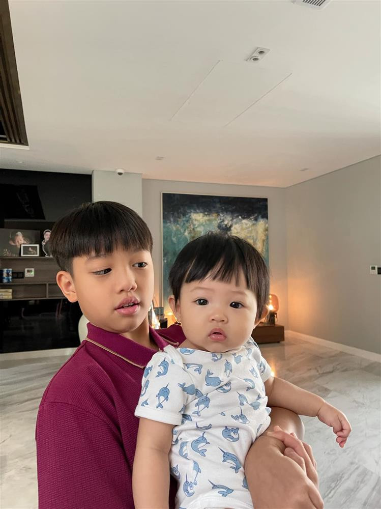 Anh hai ơi, thần thái lên"...