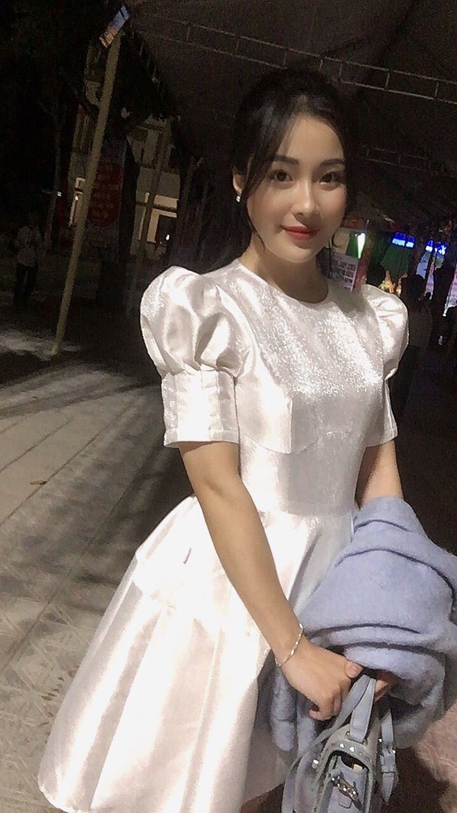 Cô gái bất đắc dĩ nổi tiếng sau khi chụp ảnh thẻ CCCD gắn chip ảnh 4