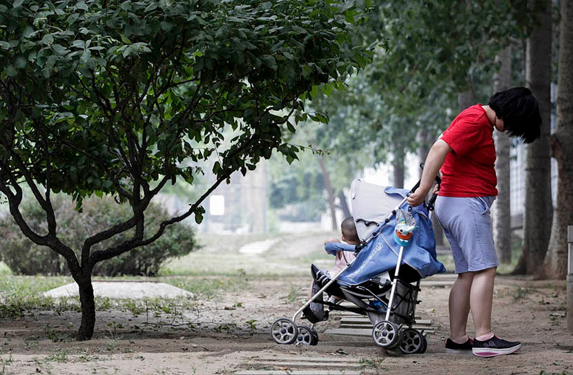 Co gai Trung Quoc mac giong dan ong sau khi bi xam hai-Hinh-2