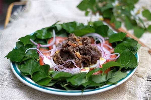 Loai rau tanh ngom, truoc dung cho lon an, mang sang Trung Quoc quy nhu vang-Hinh-4