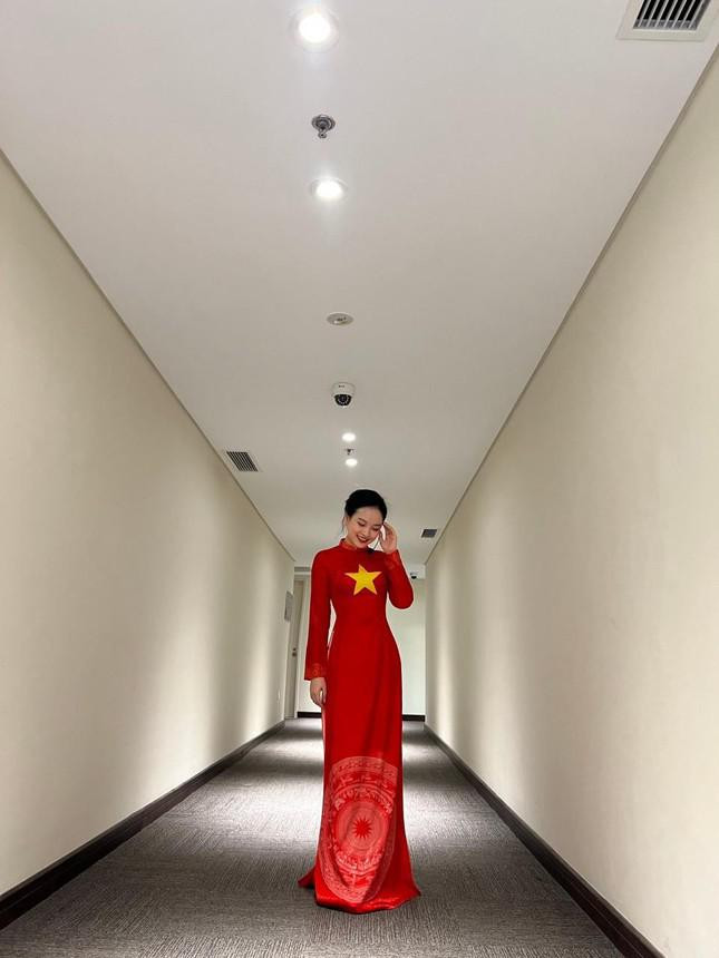 Co gai ngoai thanh quyet tam chinh phuc nghe thuat tai ngoi truong Quan doi-Hinh-6