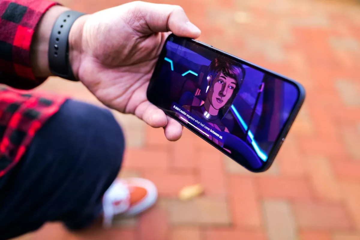  Màn hình 120 Hz: Theo CNET, tin đồn cho rằng iPhone 13 sẽ có tần số quét màn hình 120 Hz giúp cải thiện chất lượng hiển thị, giảm độ mờ chuyển động, trải nghiệm trò chơi sống động hơn. Ít nhất các mẫu iPhone Pro tiếp theo cần trang bị màn hình 120 Hz, giúp phân biệt giữa iPhone cao cấp và bản thường. Bên cạnh đó, các mẫu Pro sẽ có tấm nền LTPO giúp thay đổi giữa các tốc độ quét nhanh chóng mà không cần thêm phần cứng hiển thị. Ảnh: CNET.