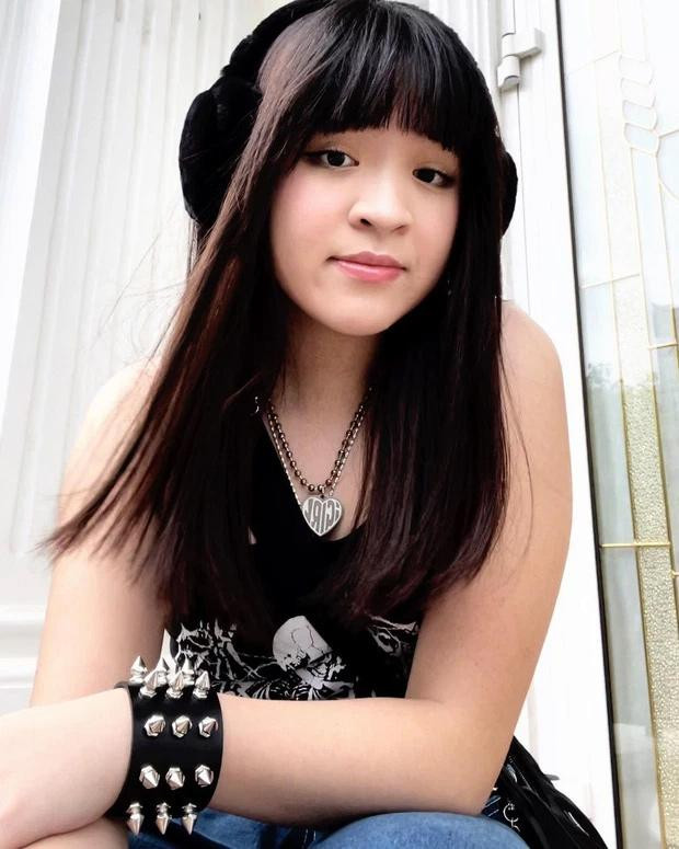 Dong thai cua con gai sau khi ba Phuong Hang tuyen bo no 300 ty-Hinh-2