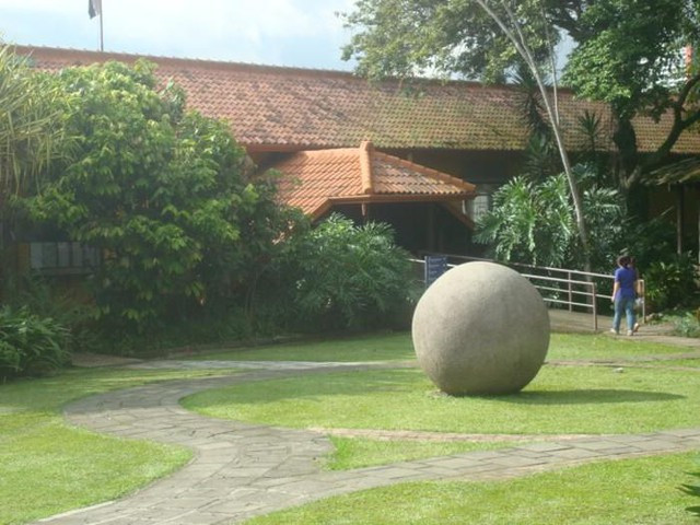 Nhung vien da tron hang nghin nam tuoi o Costa Rica-Hinh-3