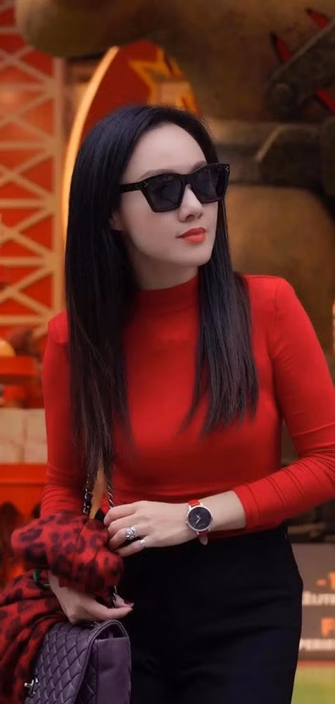 Dong thai gay chu y BTV Hoai Anh khi roi ban tin 