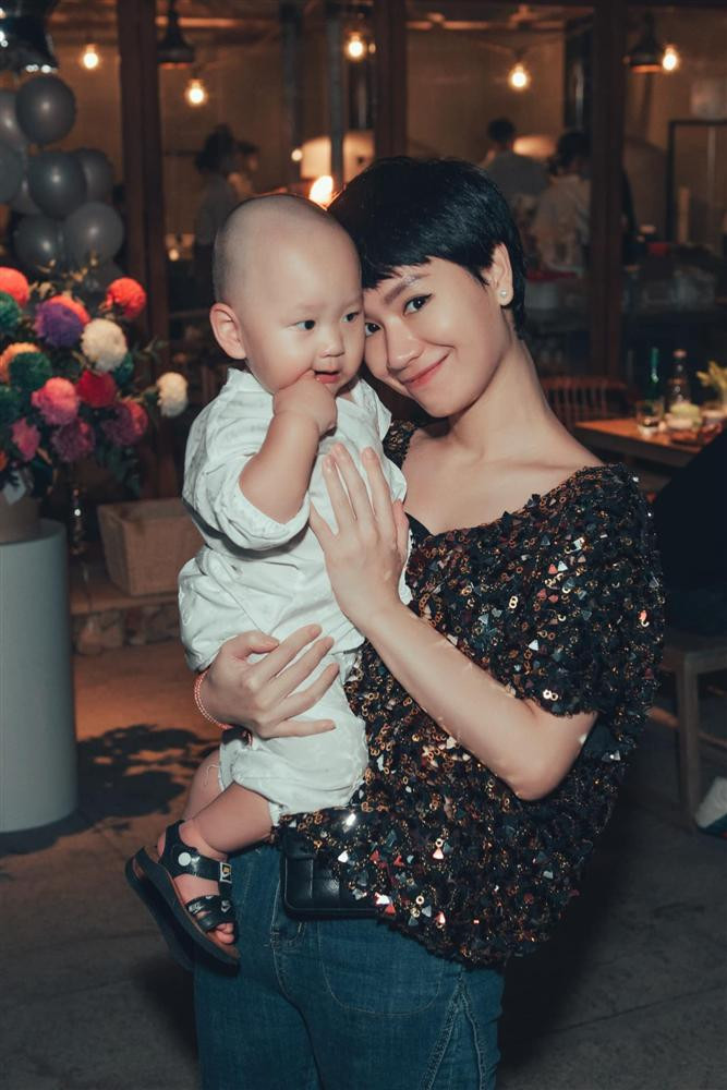 Hinh anh con trai Tra My Idol hoa dau bep nhi sieu dang yeu-Hinh-8