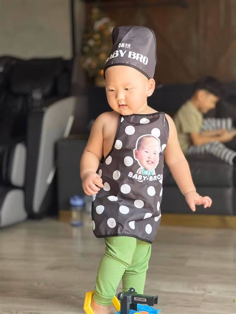 Hinh anh con trai Tra My Idol hoa dau bep nhi sieu dang yeu