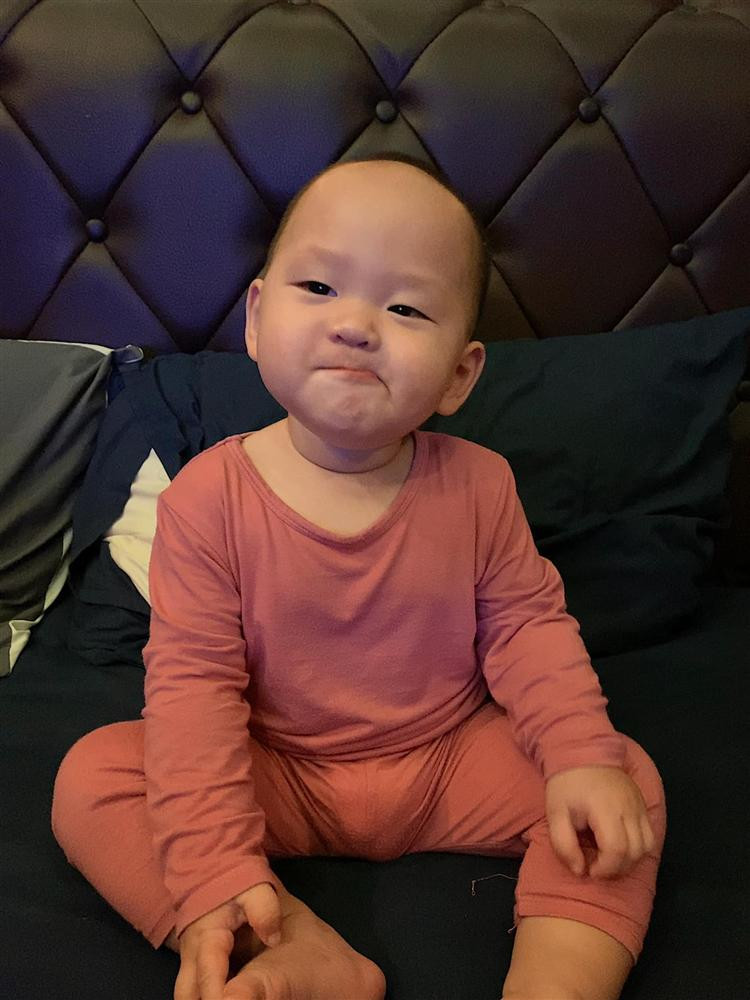 Hinh anh con trai Tra My Idol hoa dau bep nhi sieu dang yeu-Hinh-12