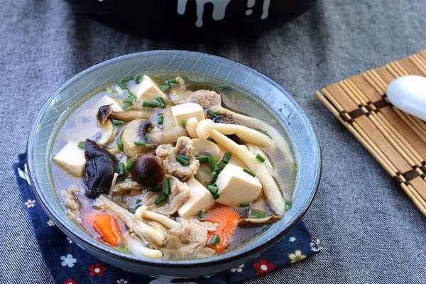 10 loai rau cu thuc day luu thong mau tot nhat