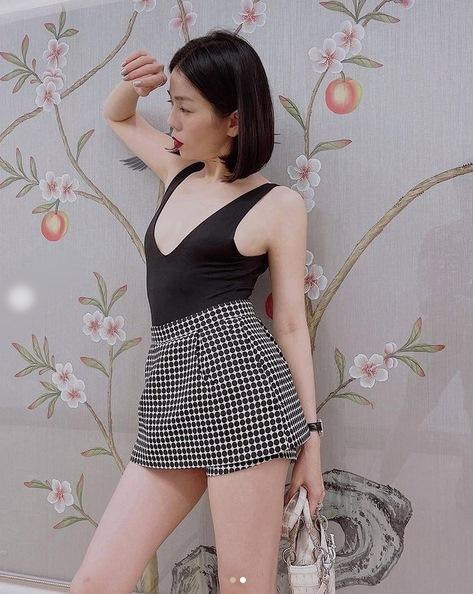 Lệ Quyên gây khó hiểu với ảnh zoom vào vòng 1 xập xệ thả rông - Hình 4 Le Quyen gay kho hieu voi anh zoom vao vong 1 xap xe tha rong-Hinh-4