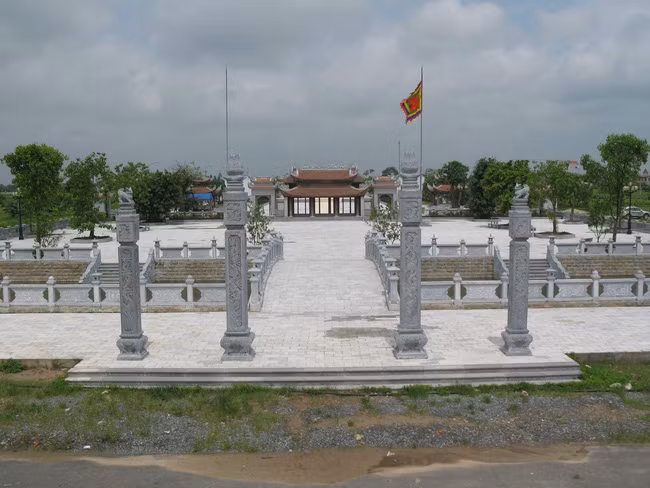 Sau khi rơi vào tay quân Trịnh, Mạc Mậu Hợp bị treo 3 ngày. Trịnh Tùng ra lệnh cho quân lính chém đầu Mạc Mậu Hợp ở bãi cát Bồ Đề, rồi đem thủ cấp dâng lên vua Lê Thế Tông ở Vạn Lại - Thanh Hóa. Con trai của ông là Mạc Toàn kế nghiệp nhưng cũng nhanh chóng bị quân Trịnh đánh bại.