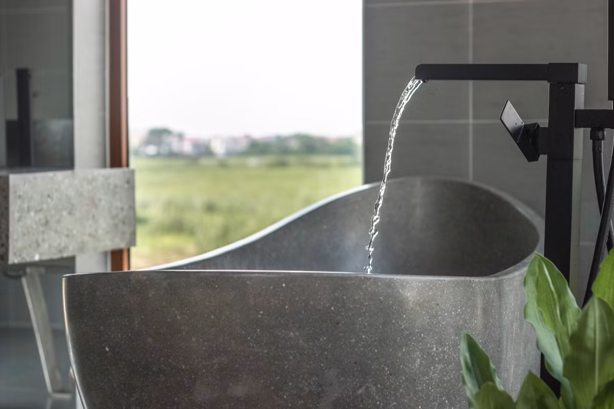 Sau 10 nam bon ba, con trai xay nha 150m2 o que bao hieu me-Hinh-17