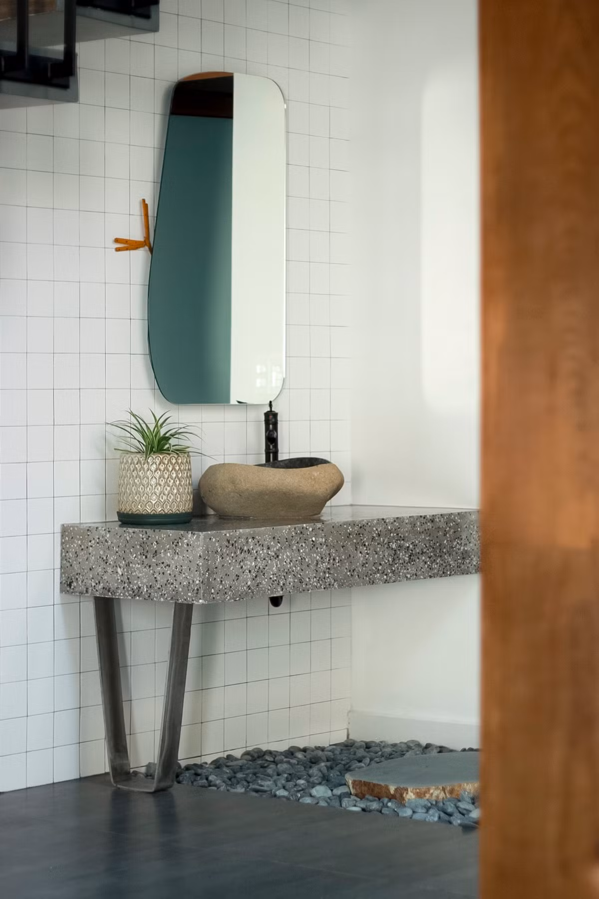 Sau 10 nam bon ba, con trai xay nha 150m2 o que bao hieu me-Hinh-19