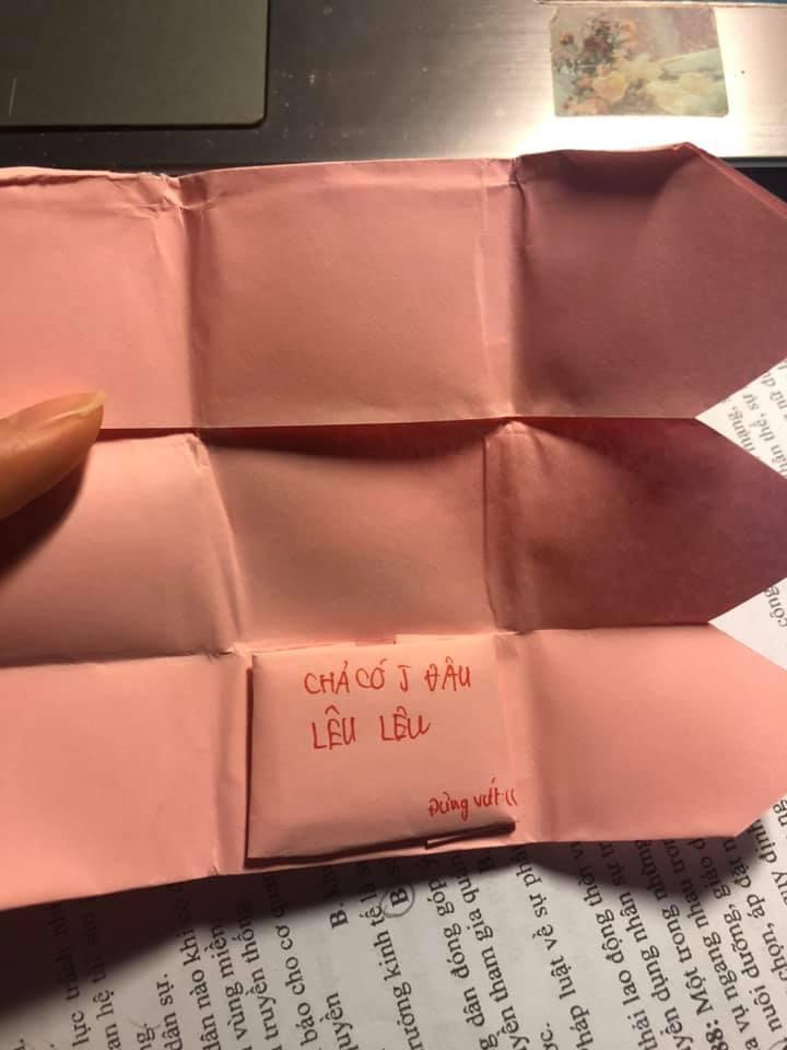 "Lá bùa" đặc biệt mà cô bạn 2k3 nhận được trong kỳ thi THPT - Hình 3 "Lá bùa" đặc biệt mà cô bạn 2k3 nhận được trong kỳ thi THPT ảnh 3