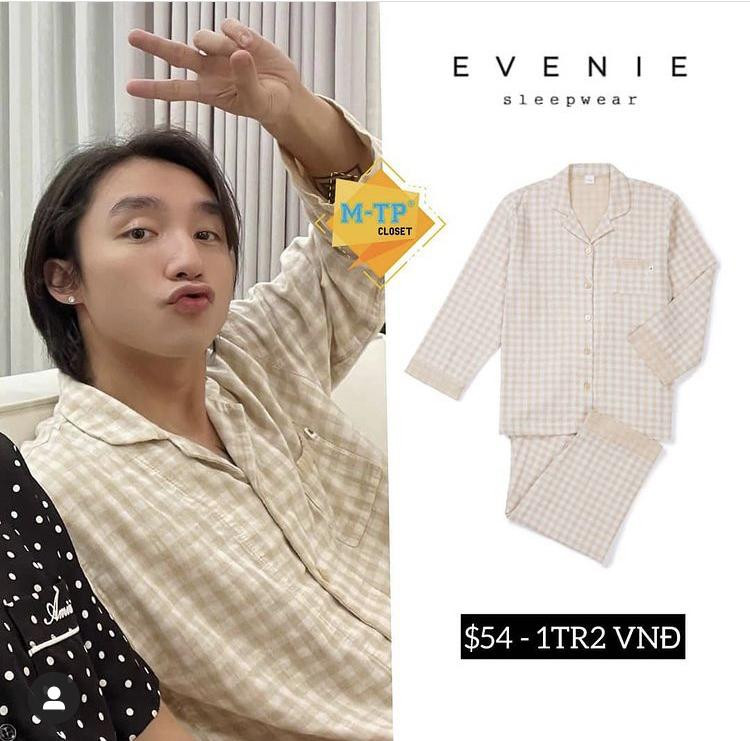 ơn Tùng thường thích những bộ pyjama dài tay, lịch sự với họa tiết kẻ ca rô và màu sắc tươi sáng.